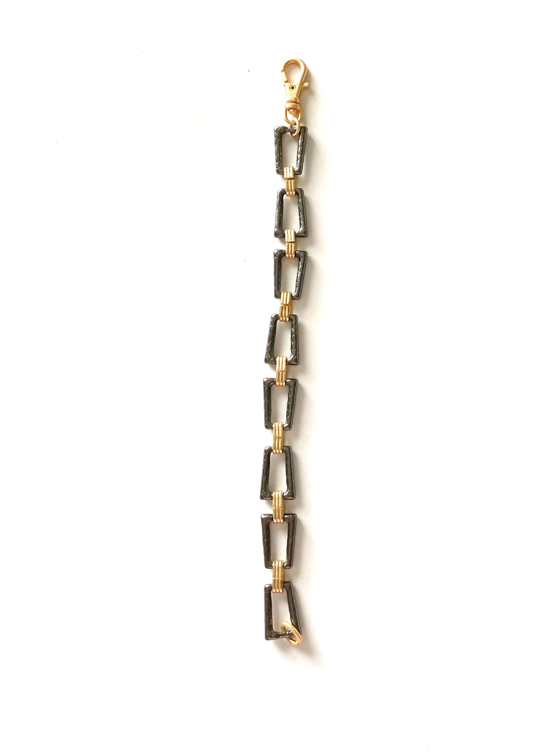 Retro B - Contemporary 2-tone chain link bracelet