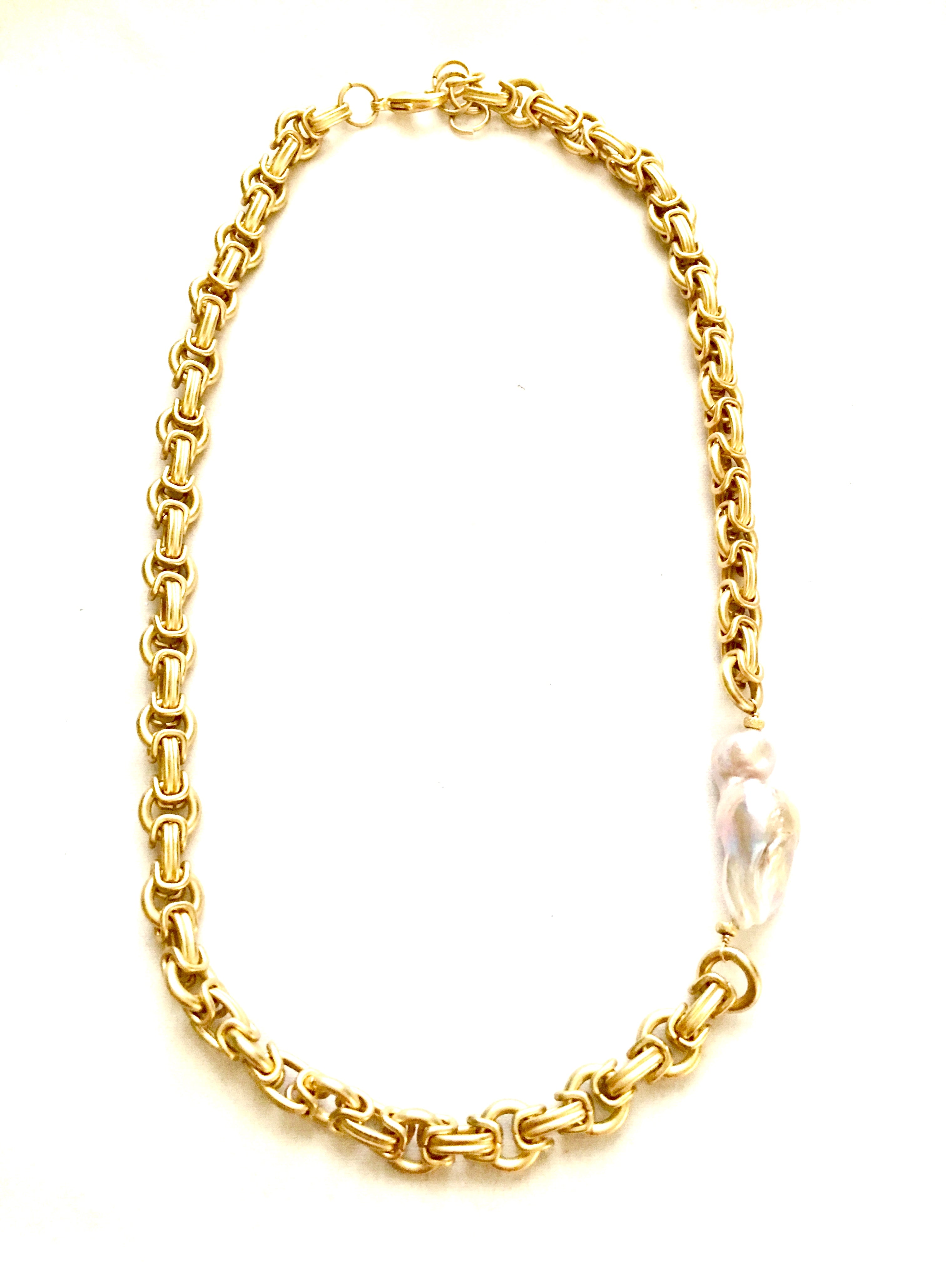Tuscany - necklace with offset Baroque pearl