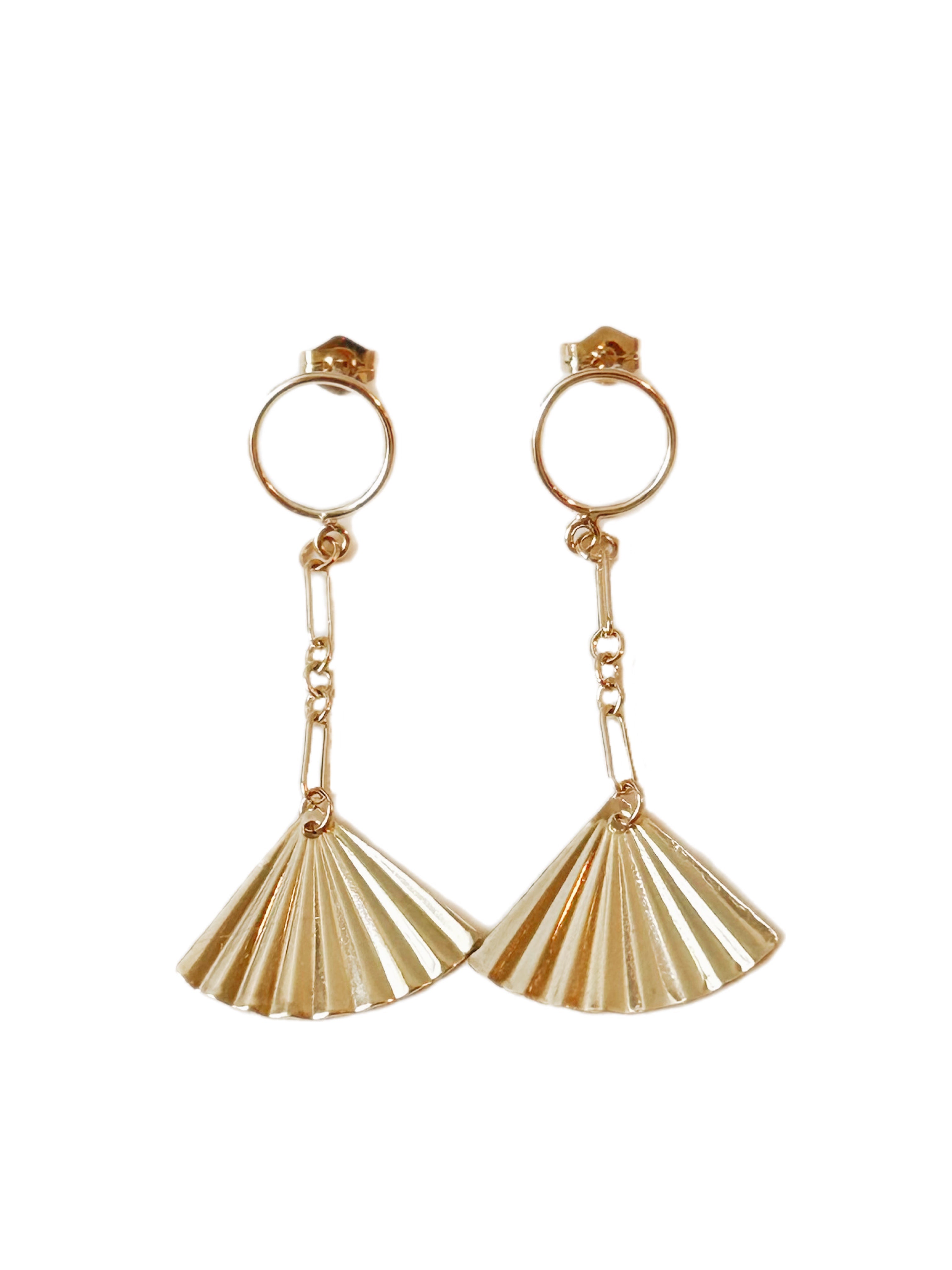 Triton - gold-filled stud earrings with fan accent