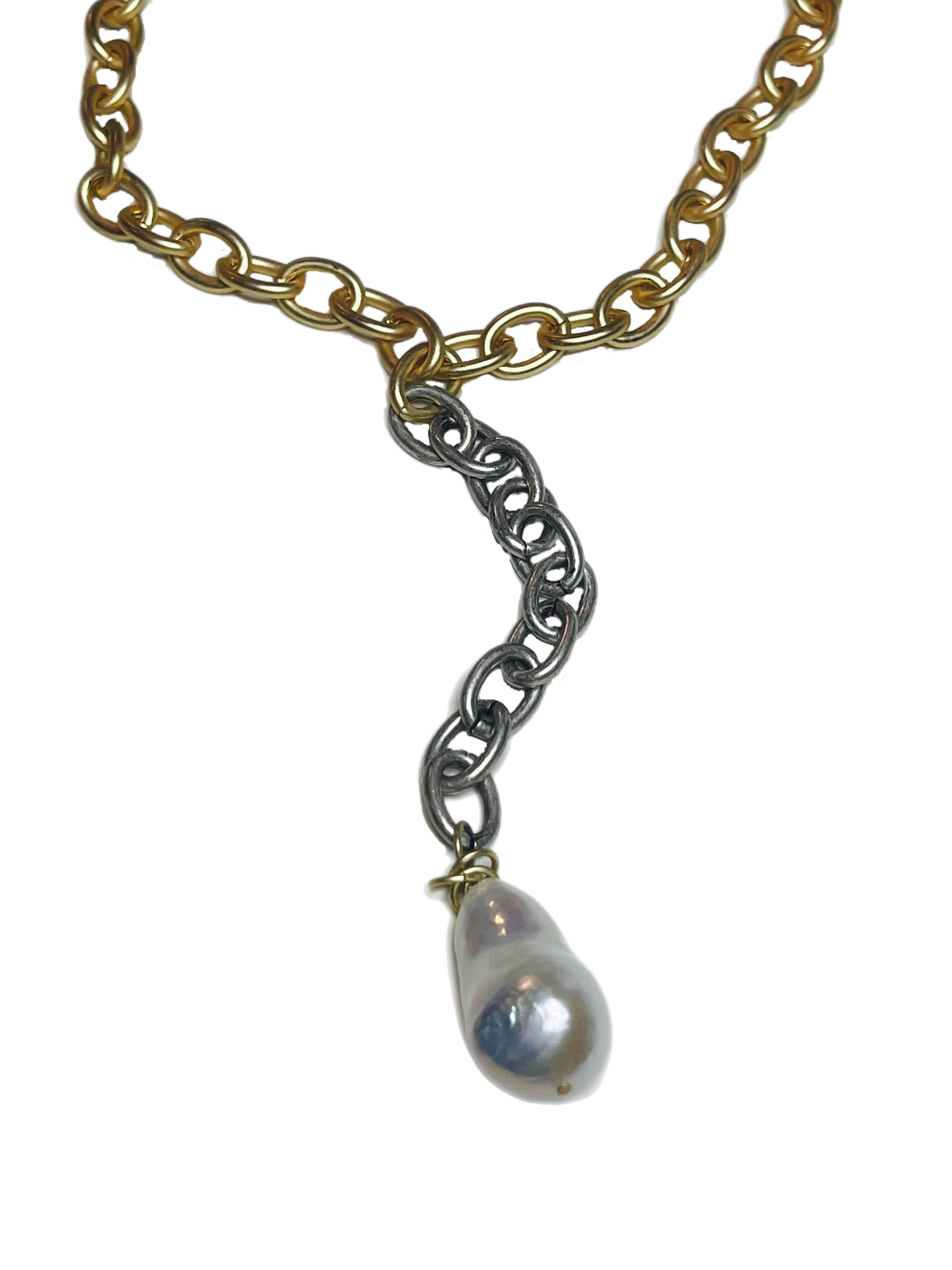 Gretta - two-tone necklace with Baroque pearl