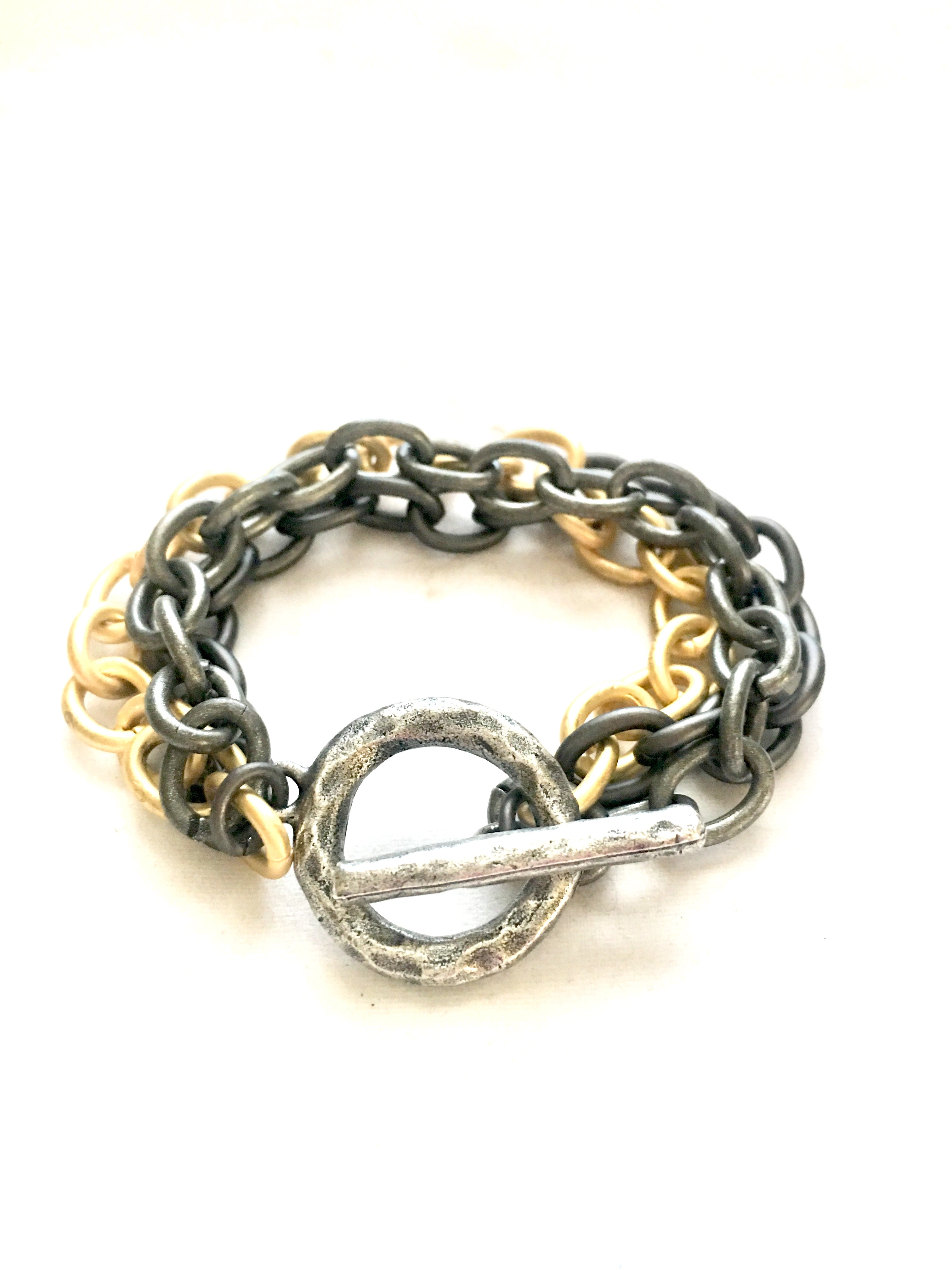 Bennett - bracelet with mixed metals and toggle