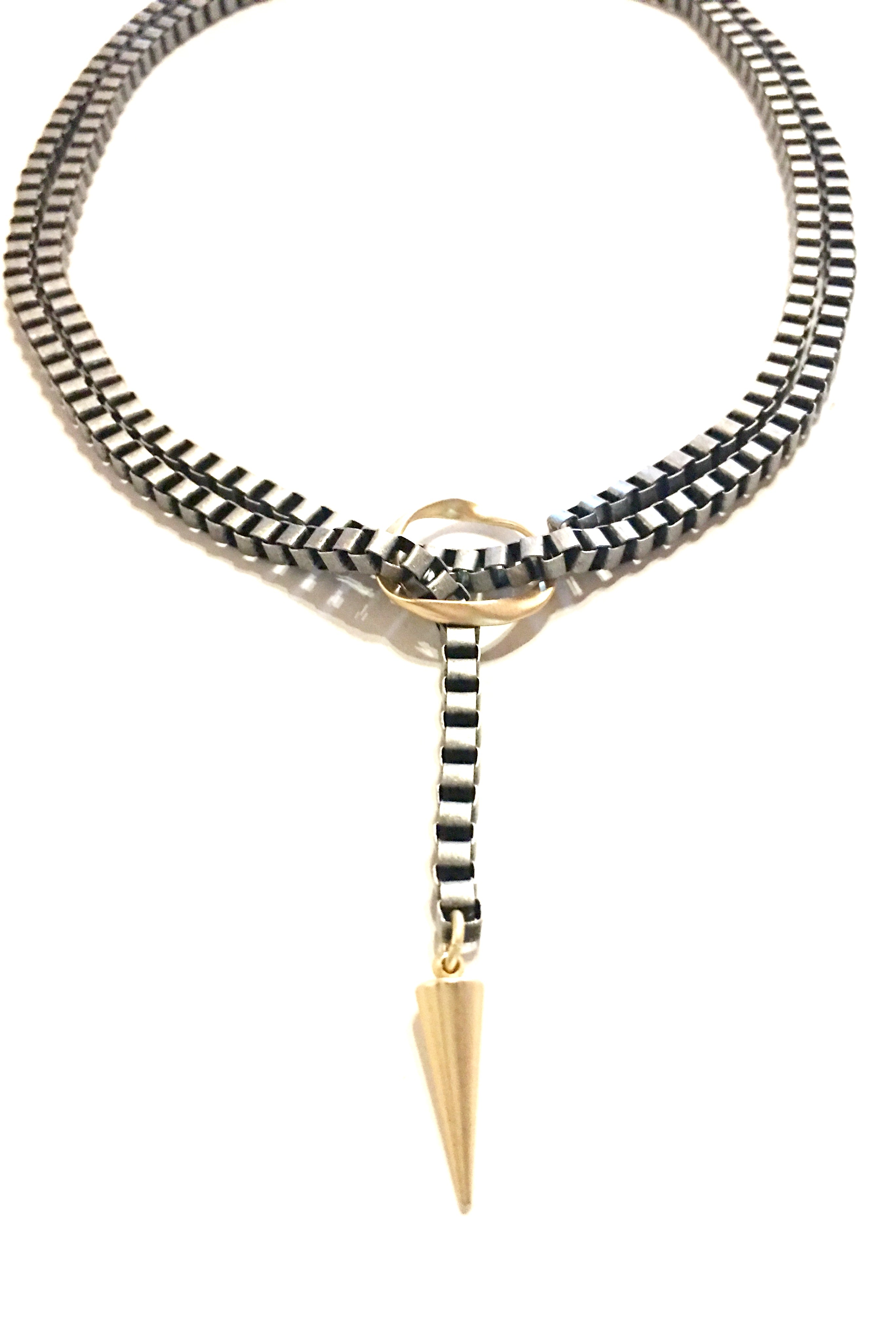 Dylan - necklace with circle and spike toggle