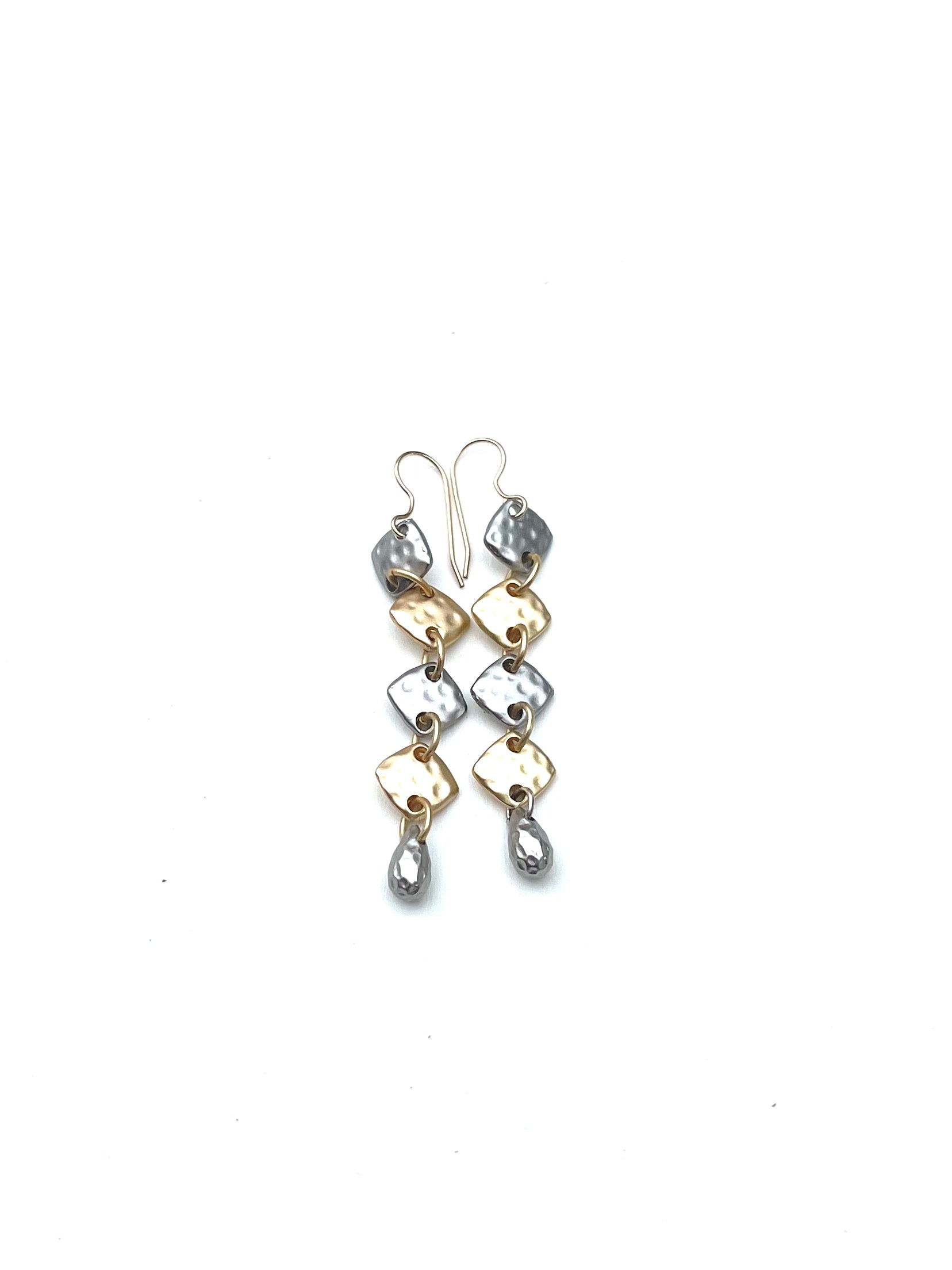 Maya-E – two-tone earrings with geometric accents and nugget