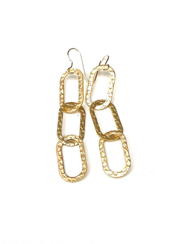 Linx-E - earrings with matte gold hammered links
