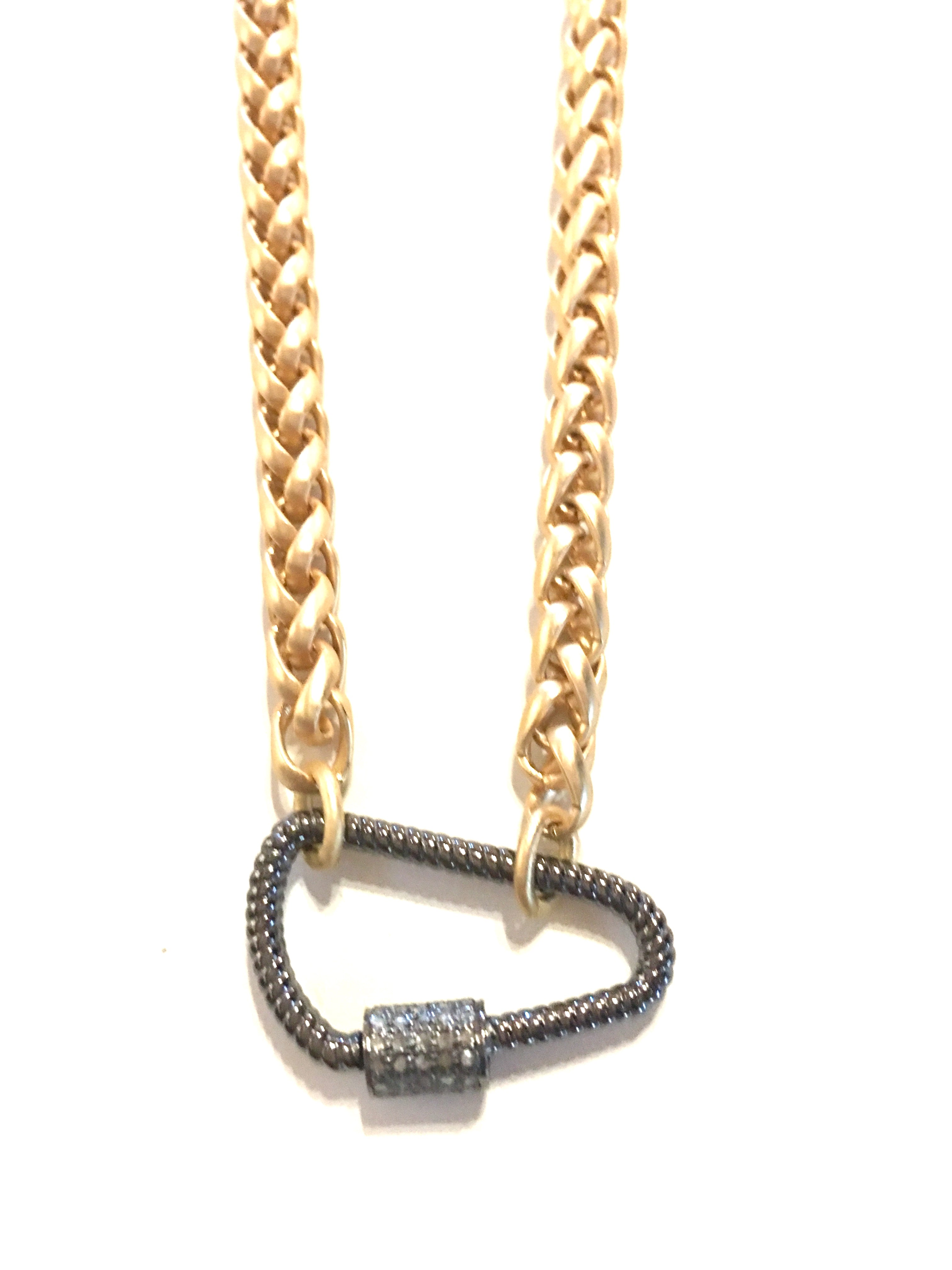 Tessa - necklace with diamond closure
