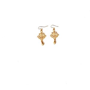 Lily - earrings with nugget drop