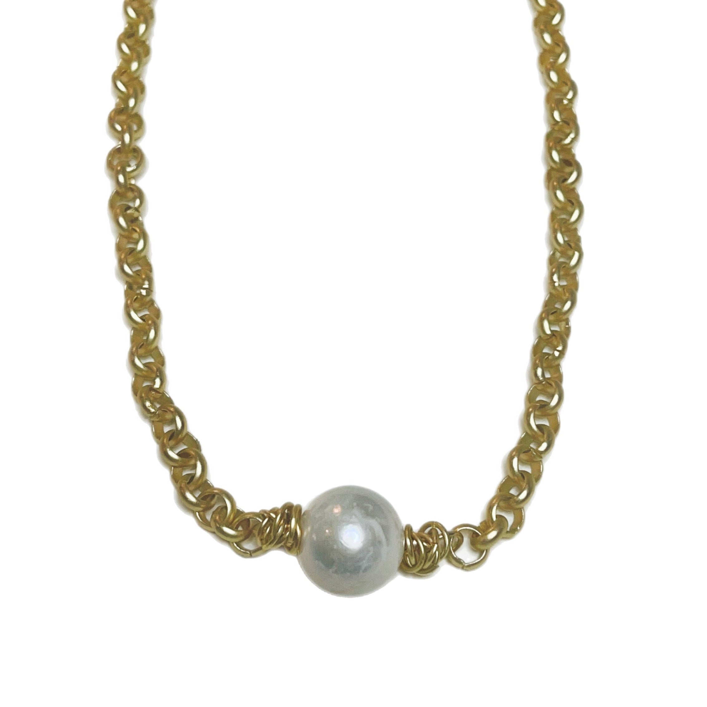 Liz - necklace with pearl center connector